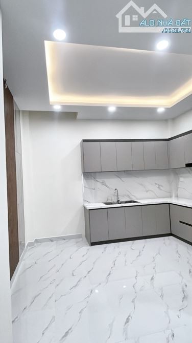NHÀ 3 TẦNG MỚI TINH - NGANG 4M - FULL NỘI THẤT CAO CẤP - QUẬN 7 - NHỈNH 6 TỶ - 5