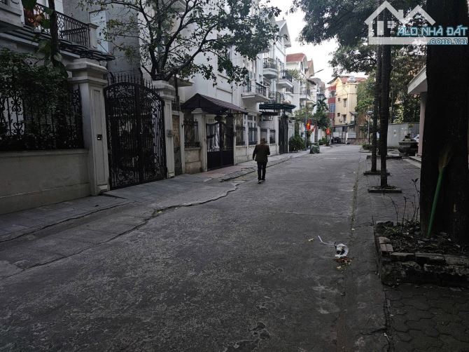 Bán nhà khu Phân Lô Phùng Khoang,Gần Trung Văn, Tố Hữu, Nam Từ Liêm. 142m2. Giá:33,9 Tỷ - 6