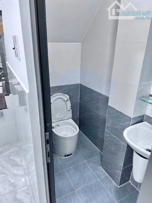 QUẬN 10, GẦN TRƯỜNG QUỐC TẾ VIỆT ÚC, 3 THÁNG 2, 2 TẦNG, 30m2, CHỈ 5.15 TỶ - 6