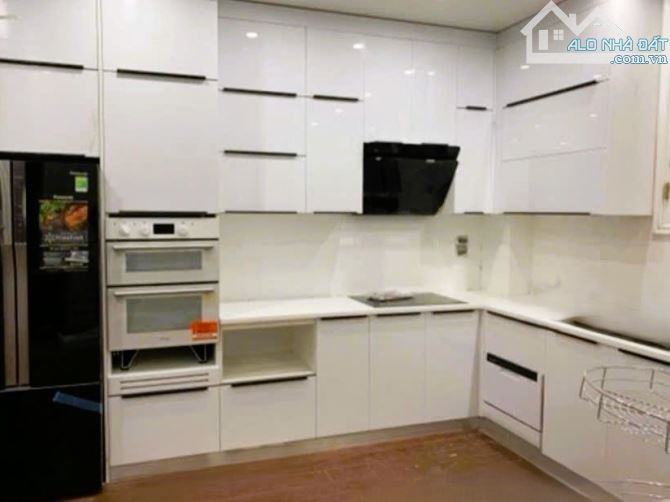 BÁN NHÀ PHÂN LÔ Ô TÔ VÀO NHÀ - HOÀNG QUỐC VIỆT – CẦU GIẤY - 2 MẶT THOÁNG CHỈ 17,9 TỎI - 6