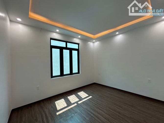 Mình bán nhà phố Thiên Lôi - Hải Phòng  - Diện tích gần 50m2 - Nhà 4 tầng có sân cổng - 8