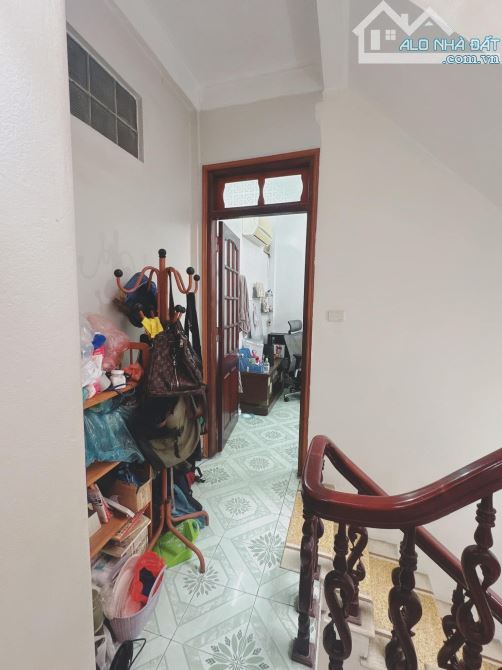 Bán gấp nhà Yên Lạc 39/43m2, 4T dân xây, ngõ thông, phân lô, gần phố. Giá 11.5 tỷ sổ đỏ cc