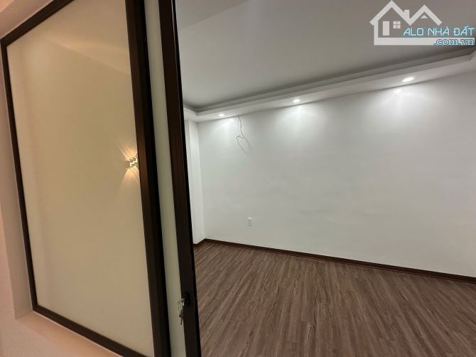 Mình bán nhà phố Thiên Lôi - Hải Phòng  - Diện tích gần 50m2 - Nhà 4 tầng có sân cổng - 9