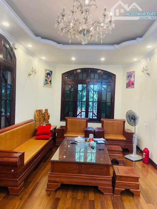 CẦN BÁN NHÀ ,Ô TÔ ĐỖ CỬA , MẶT PHỐ HOÀNG HOA THÁM  ,HÀ ĐÔNG:33M2 GIÁ 6,2 TỶ - 4