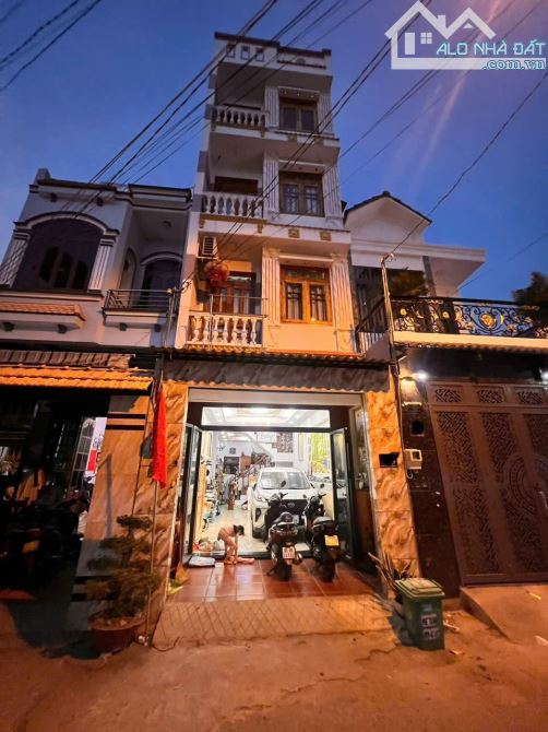 Ngộp ngân hàng chính chủ cần bán gấp nhà 4 tầng mặt tiền kinh doanh Hiệp Thành quận 12.