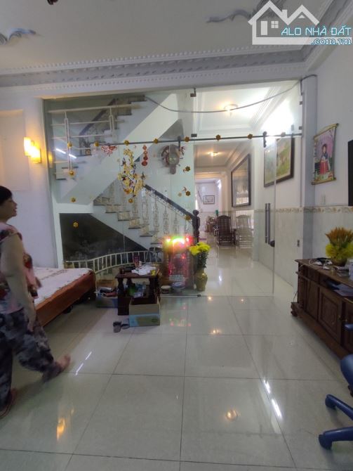 VÀI BƯỚC RA MẶT TIỀN, Lâm Văn Bền Q7. NHÀ 2 MẶT TIỀN TRƯỚC SAU, 100M2, 3 Tầng,  , 10.5TỶ
