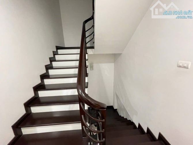 Cần bán biệt thự Việt Hưng 189m 4 tầng giá 42 tỷ