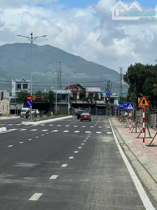 Bán lô đất Dân -Sát đường D30 - Xây dựng tự do