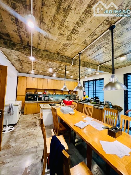 BIỆT THỰ HOÀI CỔ 8x18- 143m2 - VỊ TRÍ SIÊU VIP TOÀN ĐẠI GIA - CHỦ 1 ĐỜI - CỰC HIẾM,