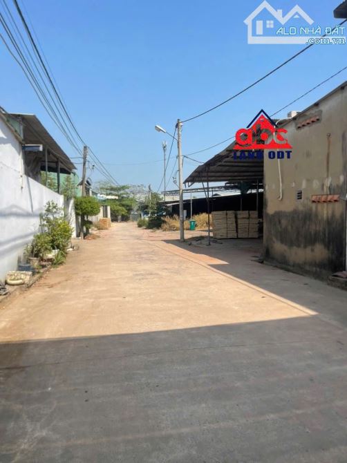 Cho thuê nhà xưởng 1000m2 gần đập Ngũ Phúc Ho Nai 3. Trang Bom giá rẻ