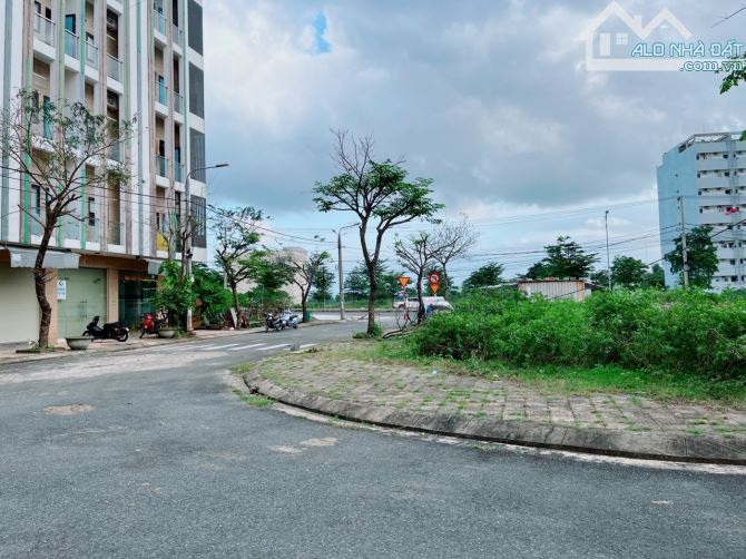 KĐT Green City, trục thông ra sông Cổ Cò cách sông 50m, S: 100m2. Giá rẻ 1 tỷ 850