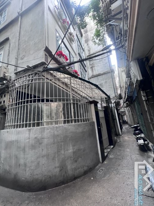 Bán nhà riêng cực gần đường Nguyễn Trãi, Thanh Xuân, lô góc, 40m2, 6PN