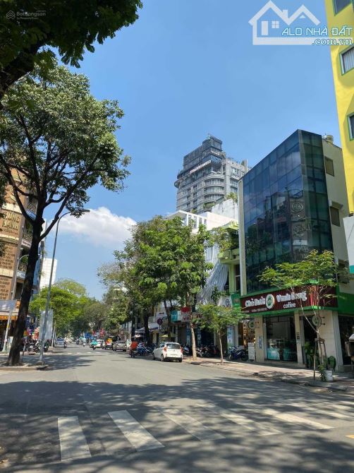 Bán Building quận Bình Thạnh, đường Phan Đăng Lưu, DTSD 1136m2, giá chỉ 52 tỷ