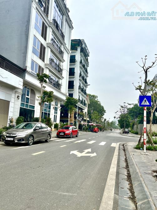 Bán đất Ngọc Thuỵ 50m Mt 4,5m cách 1 nhà ra oto tránh giá hơn 8 tỷ