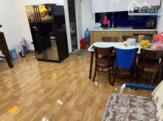 Bán Nhà Phố Văn Cao, Ba Đình – 35m², 4 Tầng, Giá 6.45 Tỷ – Ngõ Rộng, Sát Ô Tô