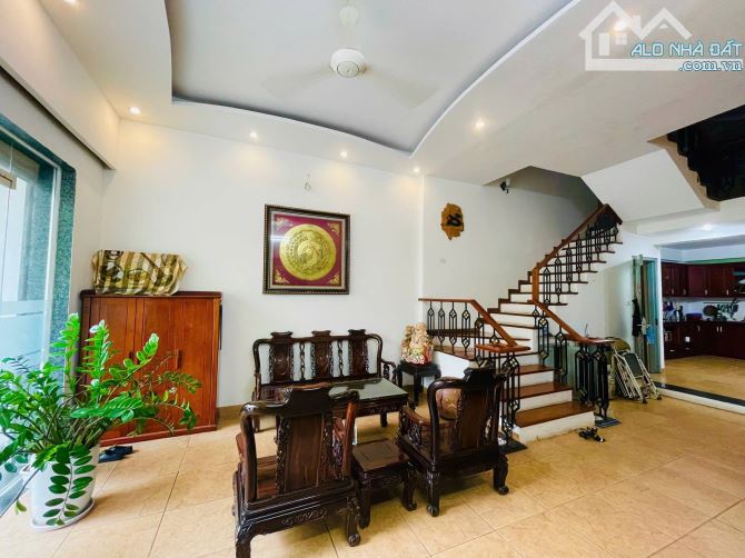 TRƯƠNG ĐỊNH - QUẬN HOÀNG MAI – MẶT NGÕ TO NHƯ PHỐ - 3 OTO TRÁNH - KINH DOANH – Ô TÔ VÀO TẬ - 10