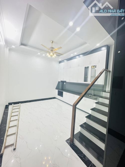 54M2 CẦU GIẤY NHÀ MỚI KEENG  - THANG MÁY - HAI THOÁNG - NGÕ THÔNG - 10