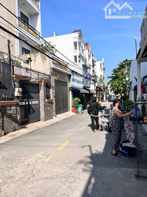 Ngộp ngân hàng chính chủ cần bán gấp nhà 4 tầng mặt tiền kinh doanh Hiệp Thành quận 12. - 1