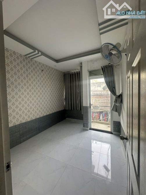 Tám Danh p4 Q8, nở hậu, view landmark bitexco, 32m2, cách mặt tiền 10m - 1