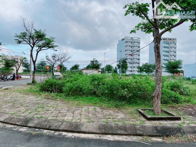 KĐT Green City, trục thông ra sông Cổ Cò cách sông 50m, S: 100m2. Giá rẻ 1 tỷ 850 - 1