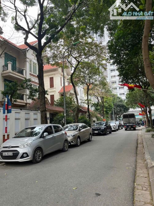 Bán biệt thự Mỹ Đình 2 , rẻ nhất TT: 200 m2, mt 10m, 4 tầng, vỉa hè 2 bên, chỉ 48.5 tỷ - 1