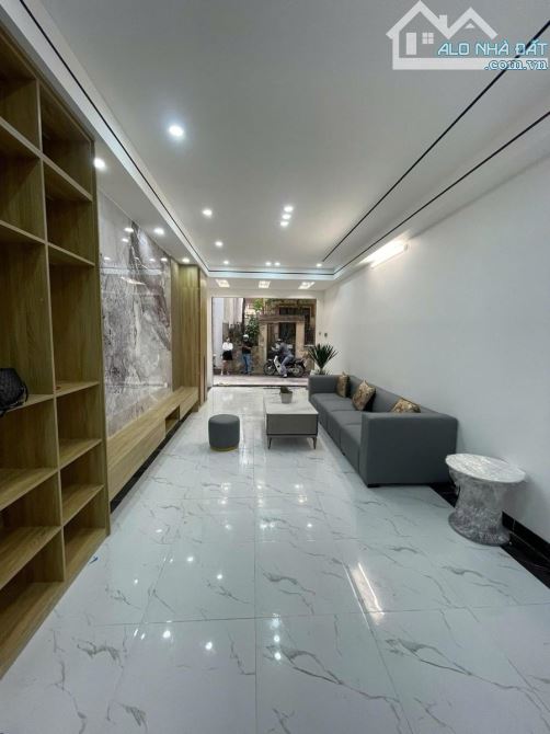 BÁN NHÀ PHỐ PHÙNG CHÍ KIÊN, Ô TÔ, 6 TẦNG, THANG MÁY, 50M2, GIÁ 14.6 TỶ - 1