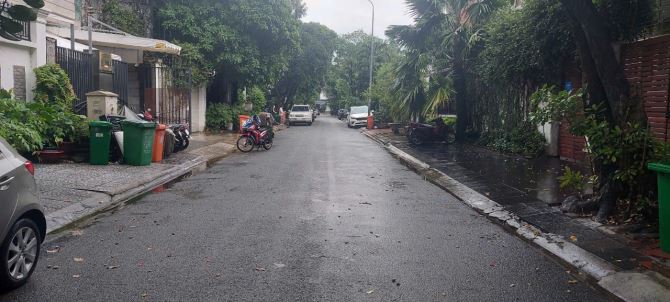 Bán Gấp Căn Villa Mặt Tiền Quận 2 – Khu Compound An Ninh, Vị Trí Đắc Địa - 1