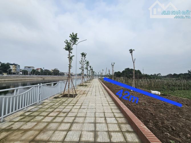 Yên Mỹ - Thanh Trì, DT: 930m đất, MT: 42m, giá: 4.1 tỷ, view hồ Yên Mỹ - 1