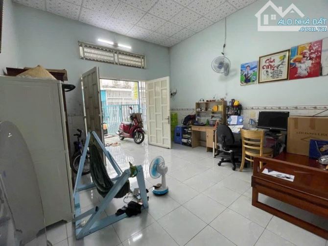 Bán gấp nhà cấp 4 đường Tân Hiệp 4, Hóc Môn, sổ hồng riêng , 100m2, giá chỉ 855 triệu - 1