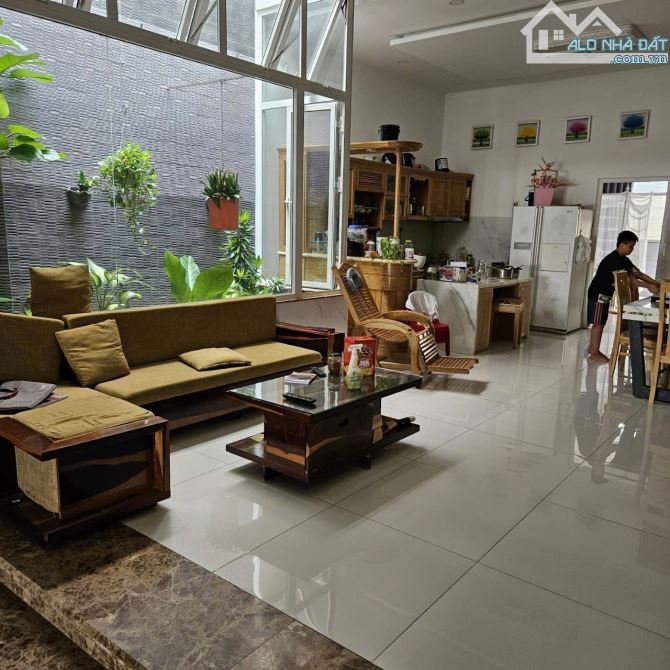 Cần bán căn nhà 1 trệt 1 lầu 213m2 mặt tiền đường Trần Hưng Đạo, Phú Thủy, Phan Thiết - 1