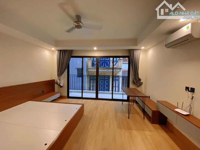 SIÊU ĐẸP! Hoàng Quốc Việt 65m2, 5T P.Lô, Lô Góc, 3 mặt tiền Ô tô tránh, nhỉnh 18 tỷ. - 1