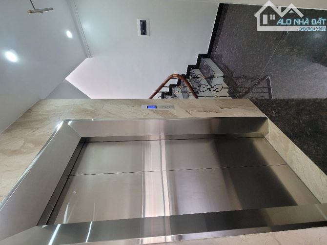 NHÀ SIÊU PHẨM NGUYỄN VĂN CỪ – 6 TẦNG  – MẶT TIỀN 4M – GIÁ 11 TỶ – THANG MÁY - 1
