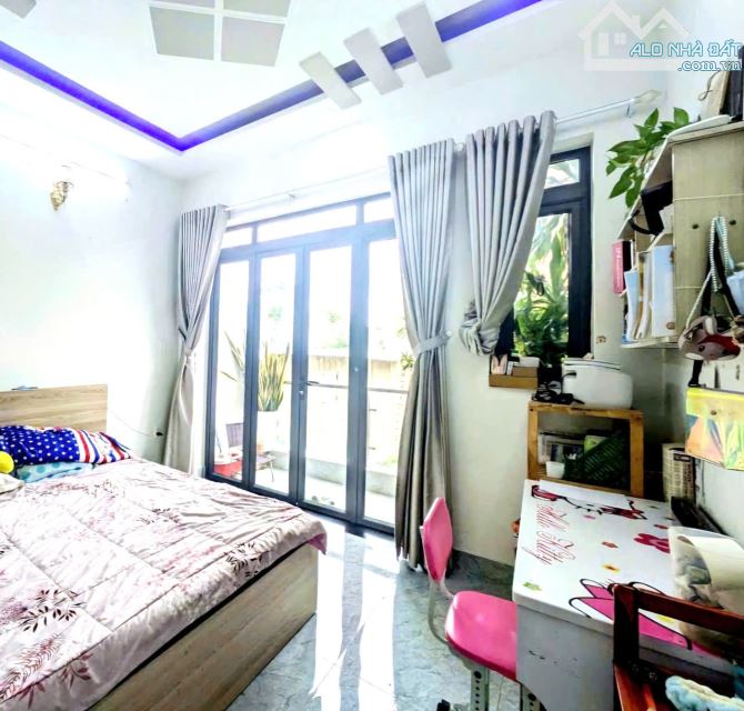 Hiếm Thủ Đức, Hẻm ô tô, Gấp bán, 3 tầng mới, DtSd 174m2, Giá 7.5ty - 2