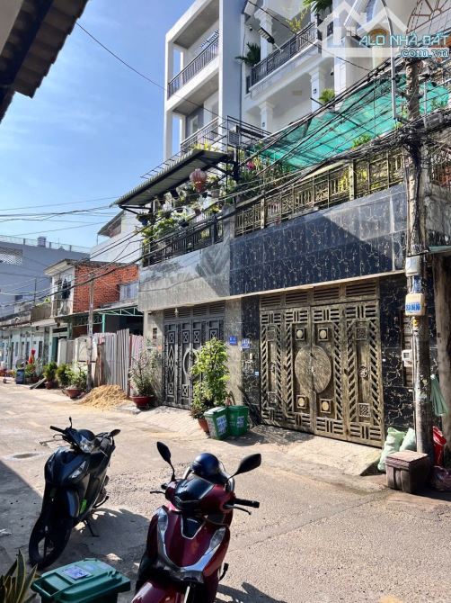 Ngộp ngân hàng chính chủ cần bán gấp nhà 4 tầng mặt tiền kinh doanh Hiệp Thành quận 12. - 2