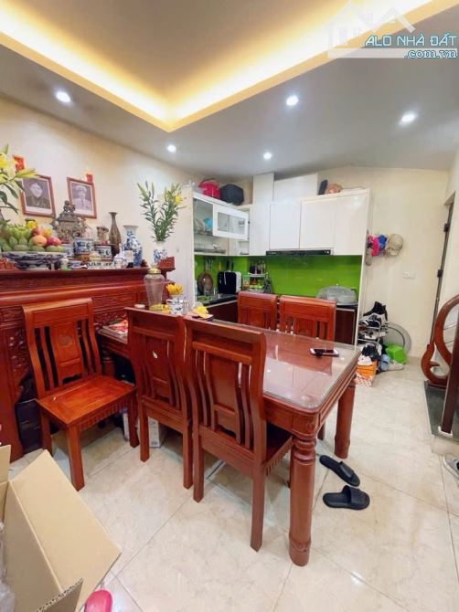 B.Á.N NHÀ NGỌC THỤY -NGÕ Ô TÔ ĐỖ - GẦN CHỢ– 5.6 T.Ỷ - 2