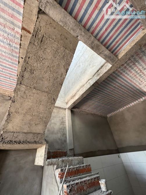 Giải cứu chủ nhà ngộp hạ giá 200tr bán gấp NHÀ LẦU XÂY MỚI 90m2 . TẶNG NỘI THẤT - 2