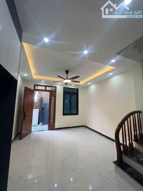 Ảnh thật! em Bán căn nhà thị trấn Chúc Sơn gần LK Lộc Ninh nhà 31m 4tầng giá 2.98 tỷ - 2
