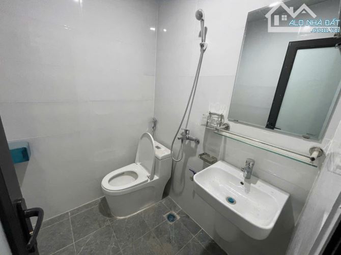 Bán nhà dòng tiền Cầu Diễn, ô tô đỗ cửa. DT 50m2, 8 tầng, thang máy. Giá 14.2 tỷ - 2