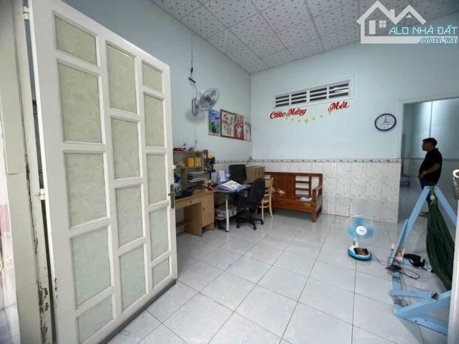 Bán gấp nhà cấp 4 đường Tân Hiệp 4, Hóc Môn, sổ hồng riêng , 100m2, giá chỉ 855 triệu - 2