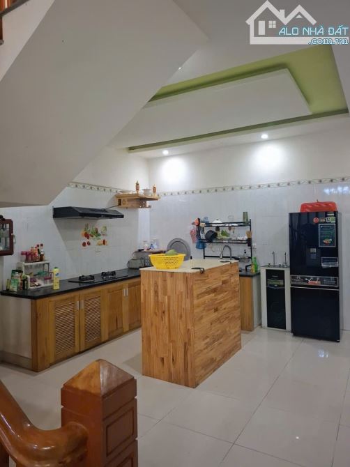 Nhà xây kiên cố 3 Tầng 3 Mê, 108m2  - Mặt tiền Phạm Ngọc Mậu, Thanh Khê. - 2