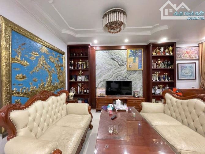 Cần bán biệt thự Việt Hưng 189m 4 tầng giá 42 tỷ - 3