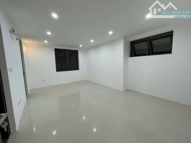 HIẾM ! Cho thuê Duplex 240m2 5 phòng ngủ tòa Sapphire Palce số 4 Chính Kinh !! - 3