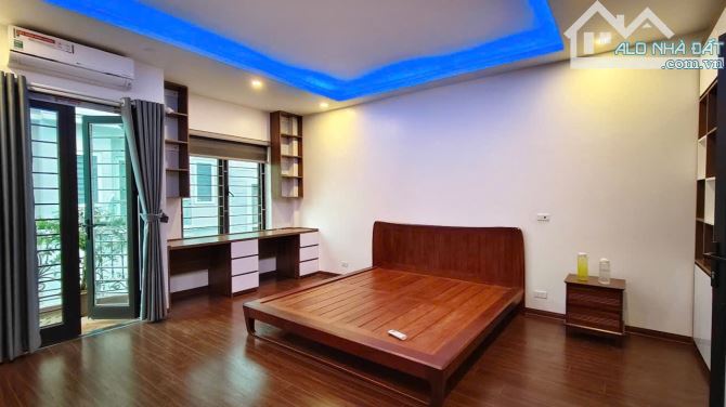 Bán Nhà Lạc Long Quân - 55m2 x 4 Tầng ~ 9 Tỷ - Dân Xây -  Ô Tô Đỗ Cạnh. - 3