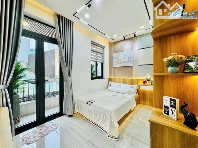 Bán nhà Đỗ Thị Lời Q.3, giá hời không sợ lỗ, lô góc, có cửa hậu, ban công, tròn 5 tỷ - 3
