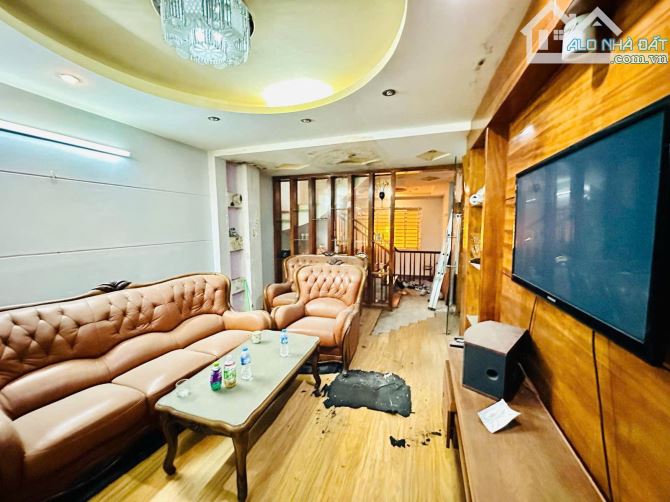 Bán Nhà Pháo Đài Láng, Láng Thượng, Đống Đa. Gần Nguyễn Chí Thanh. Dt: 60m2. Giá : 22,6 Tỷ - 3