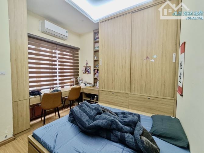 Cầu Giấy 52m2, dân xây, 20m ô tô tránh, ô chờ thang máy, ở sướng, chỉ hơn 9 tỷ - 3