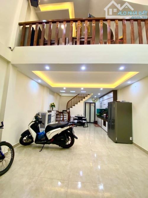 BÁN NHÀ 5T MẶT NGÕ 83 NGỌC HỒI-65M²- M-TIỀN 4.5M KINH DOANH SẦM UẤT GIÁ 16.8 TỶ - 3