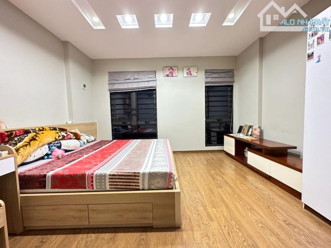 Bán nhà Giải Phóng, Hoàng Mai: 42M2,5 Tầng, 5PN, Chỉ 6.4 Tỷ , gần ô tô - 3