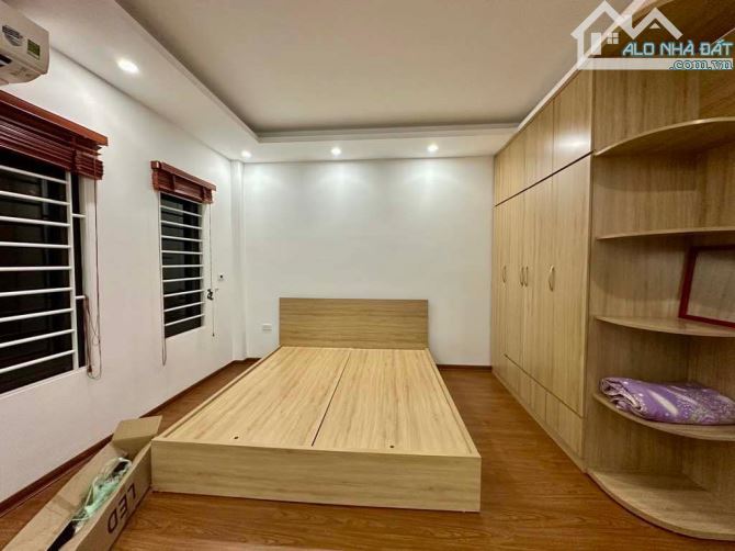 BÁN Nhà Lạc Long Quân, gần ô tô, gần chợ 38m2, 5 tầng, 8,5 tỷ - 3