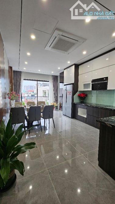 SIÊU PHẨM  BỒ ĐỀ - HOÀNG NHƯ TIÊP - 7 TẦNG THANG MÁY - FULL NỘI THẤT CAO CẤP - GẦN Ô TÔ TR - 4